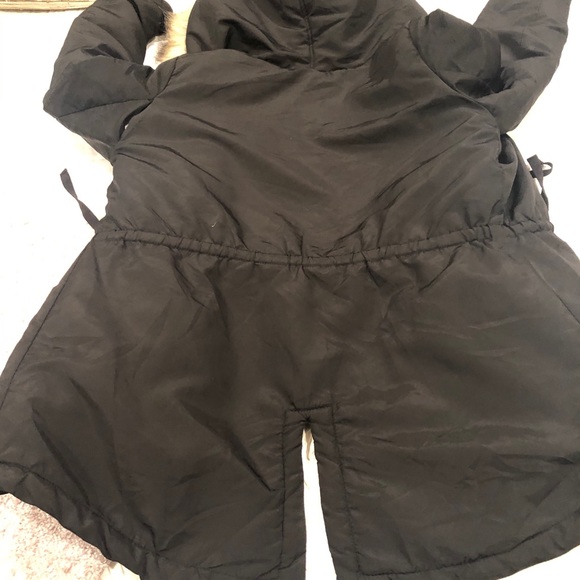 Fur hood jacket - Picture 2 of 4